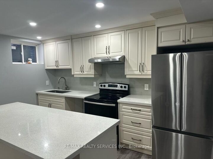 Property Photo:  266 Dougall Avenue  ON L7C 3V5 