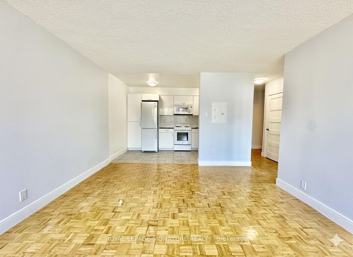 Property Photo:  990 Avenue Road 108  ON M5P 2K8 