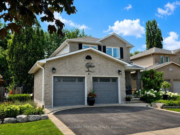 51 Lyndale Crescent — photo 1