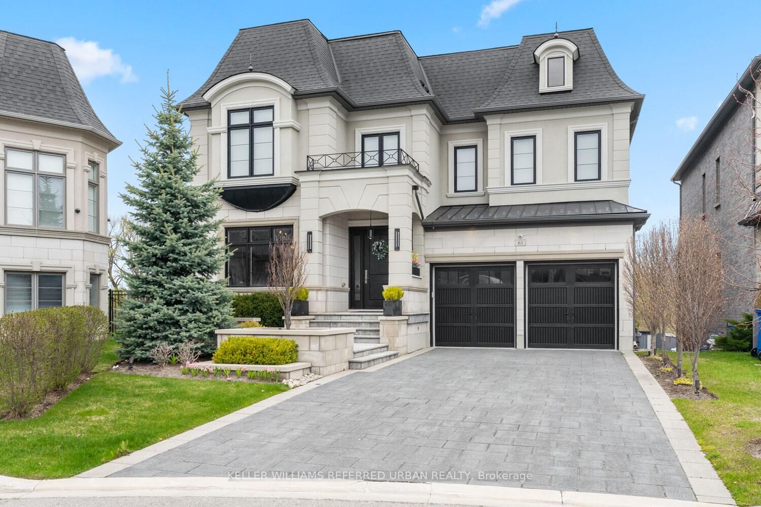 Property Photo: 61 Ria Court ON L7B 0N5