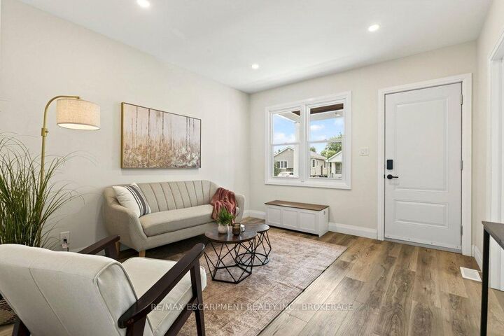 Property Photo:  95 Chetwood Street  ON L2S 2A6 