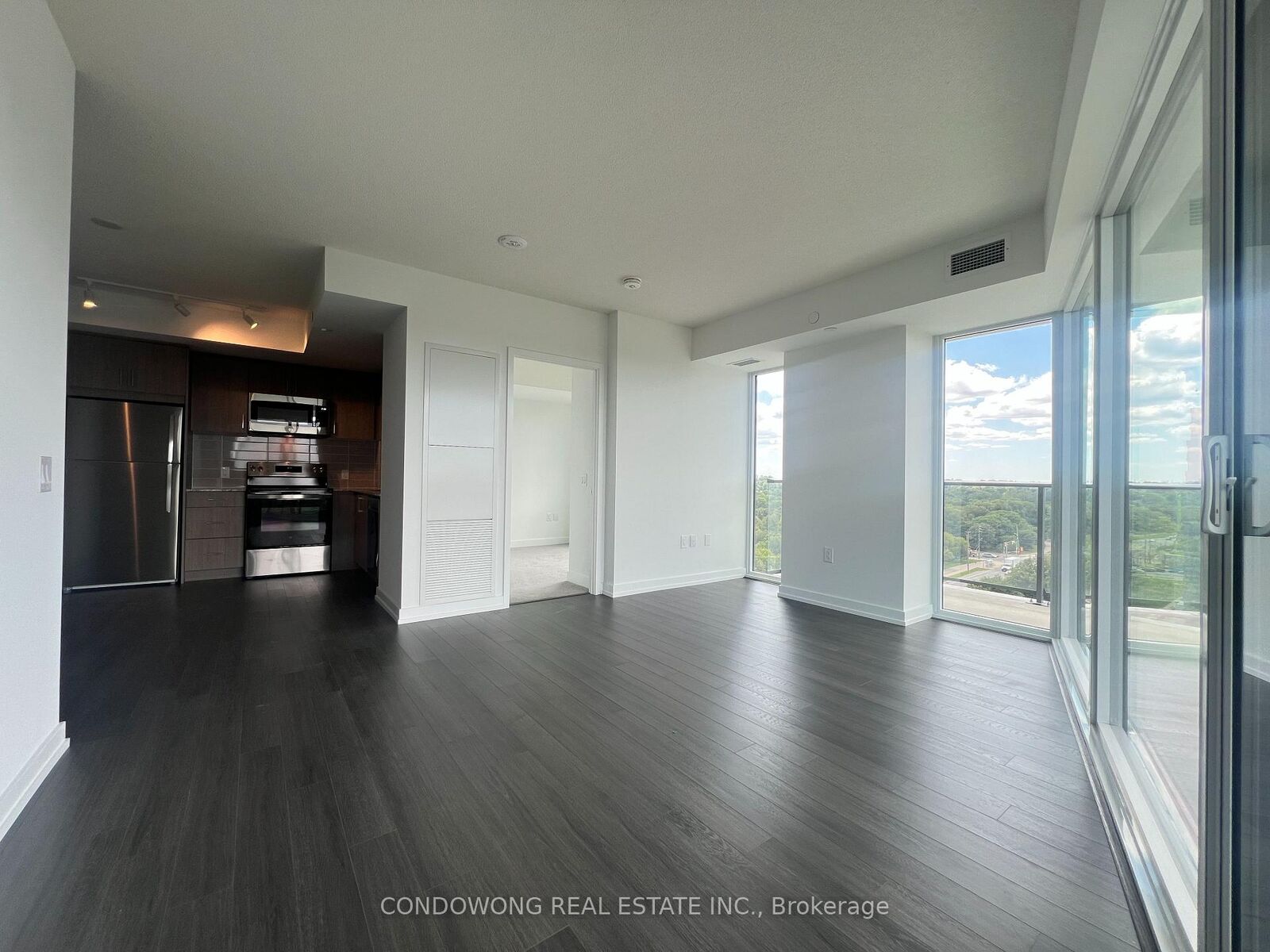 Property Photo:  4010 Eglinton Avenue W 1002  ON M5N 1A2 