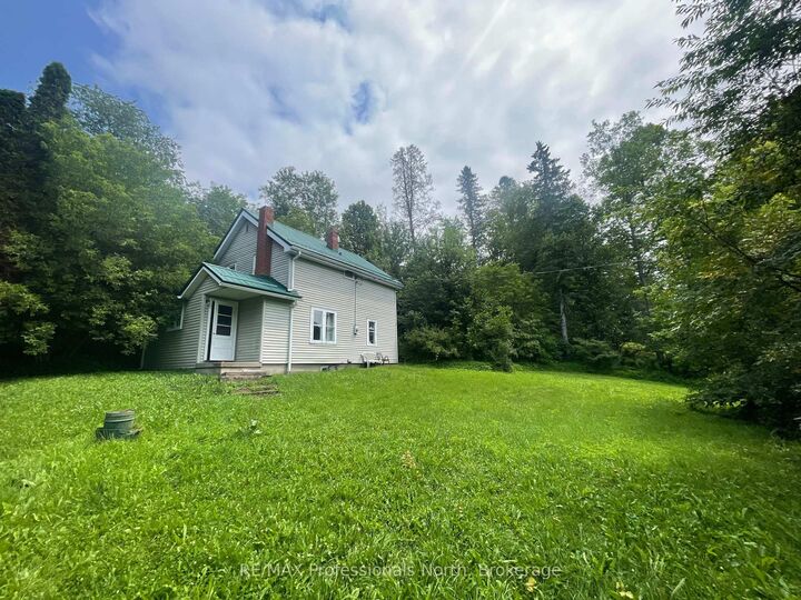 1038 Gooderham Street — photo 1