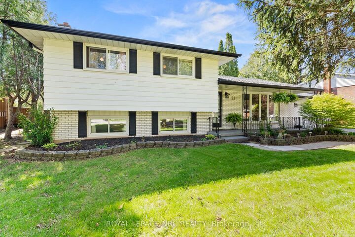 21 Upper Canada Drive — photo 1