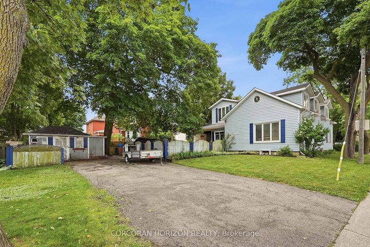 Photo de la propriété:  153 Montrose Street N  ON N3H 2H5 