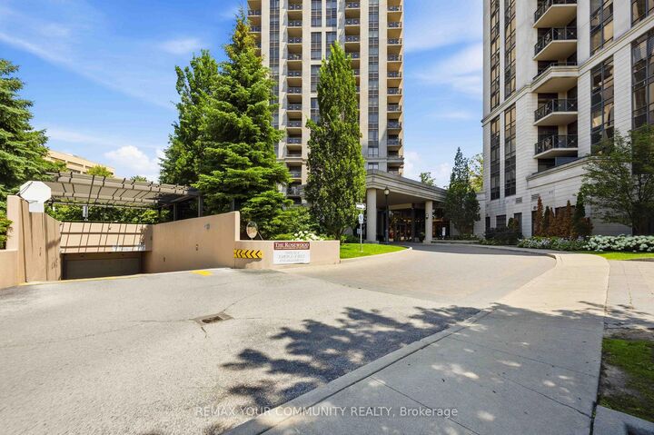 Property Photo: 133 Wynford Drive 1807 ON M3C 0J5