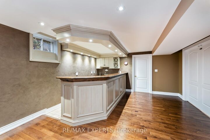 Property Photo:  462 Vaughan Mills Road Bsmt  ON L4H 1G7 