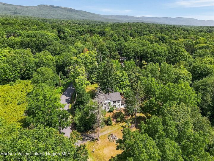 Property Photo:  148 Quannacut  NY 12566 
