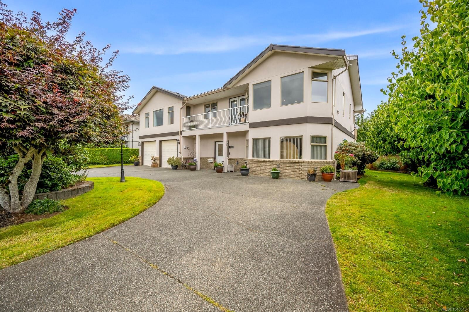Property Photo: 1564 Trumpeter Cres SW BC V9N 8W6