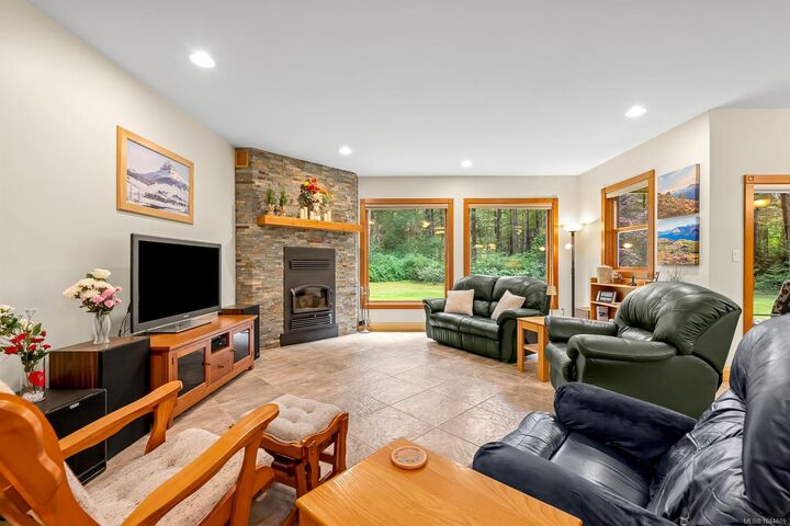 Property Photo:  307 Bates Dr  BC V0R 1W0 