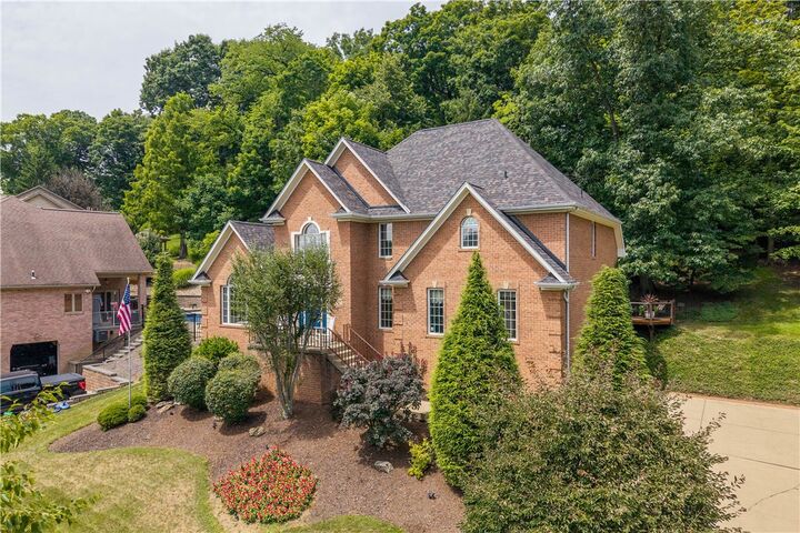 Property Photo:  708 Acorn Lane  PA 15025 