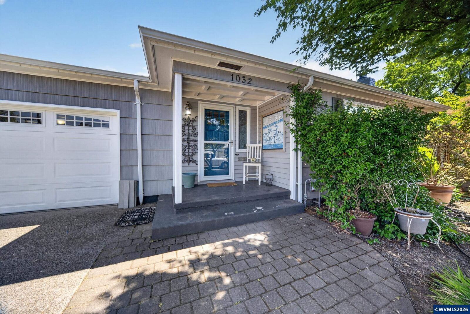 Property Photo: 1032 23rd St NE OR 97301