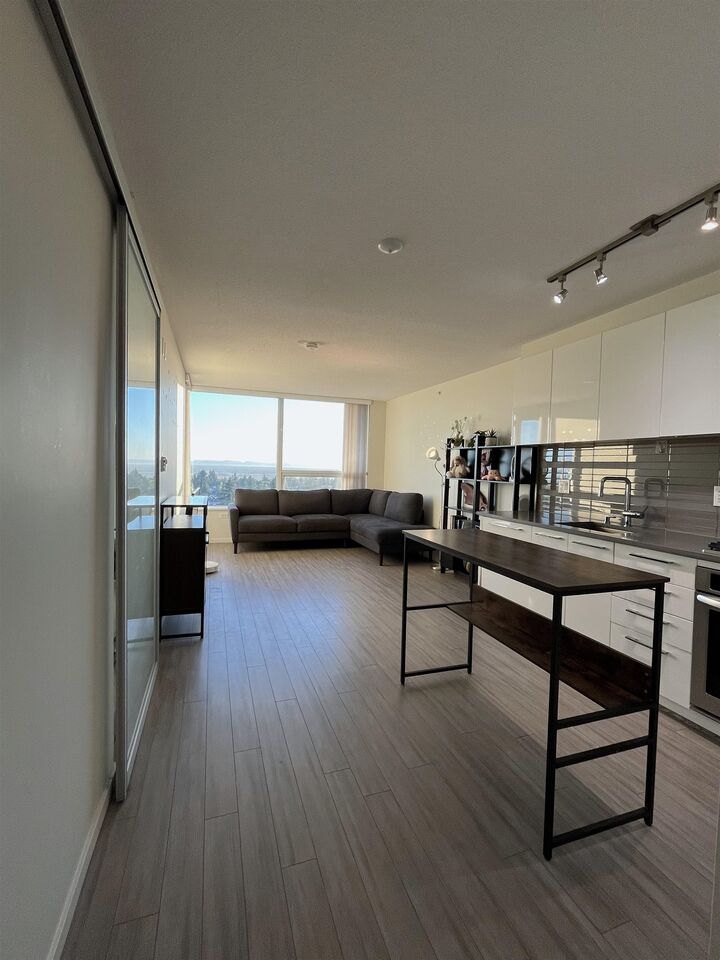 Property Photo: 6658 Dow Avenue 1503 BC V5H 0C7