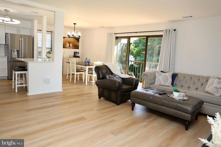 Property Photo:  62 Wyndham Place 5  NJ 08691 