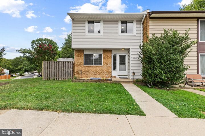 Property Photo: 1615 New Windsor Court MD 21114