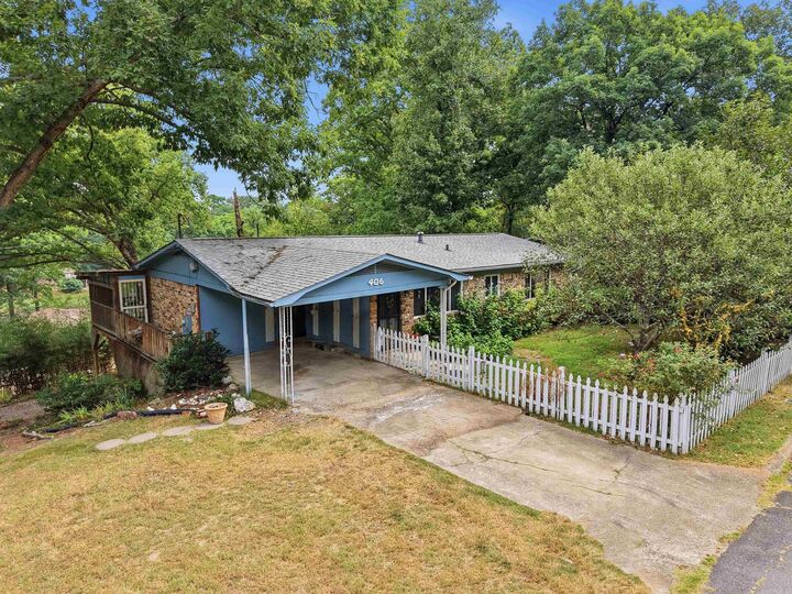 Property Photo: 406 Cottonwood Street AR 71913