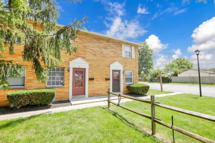Property Photo:  1746 Pine Tree S Street  OH 43229 