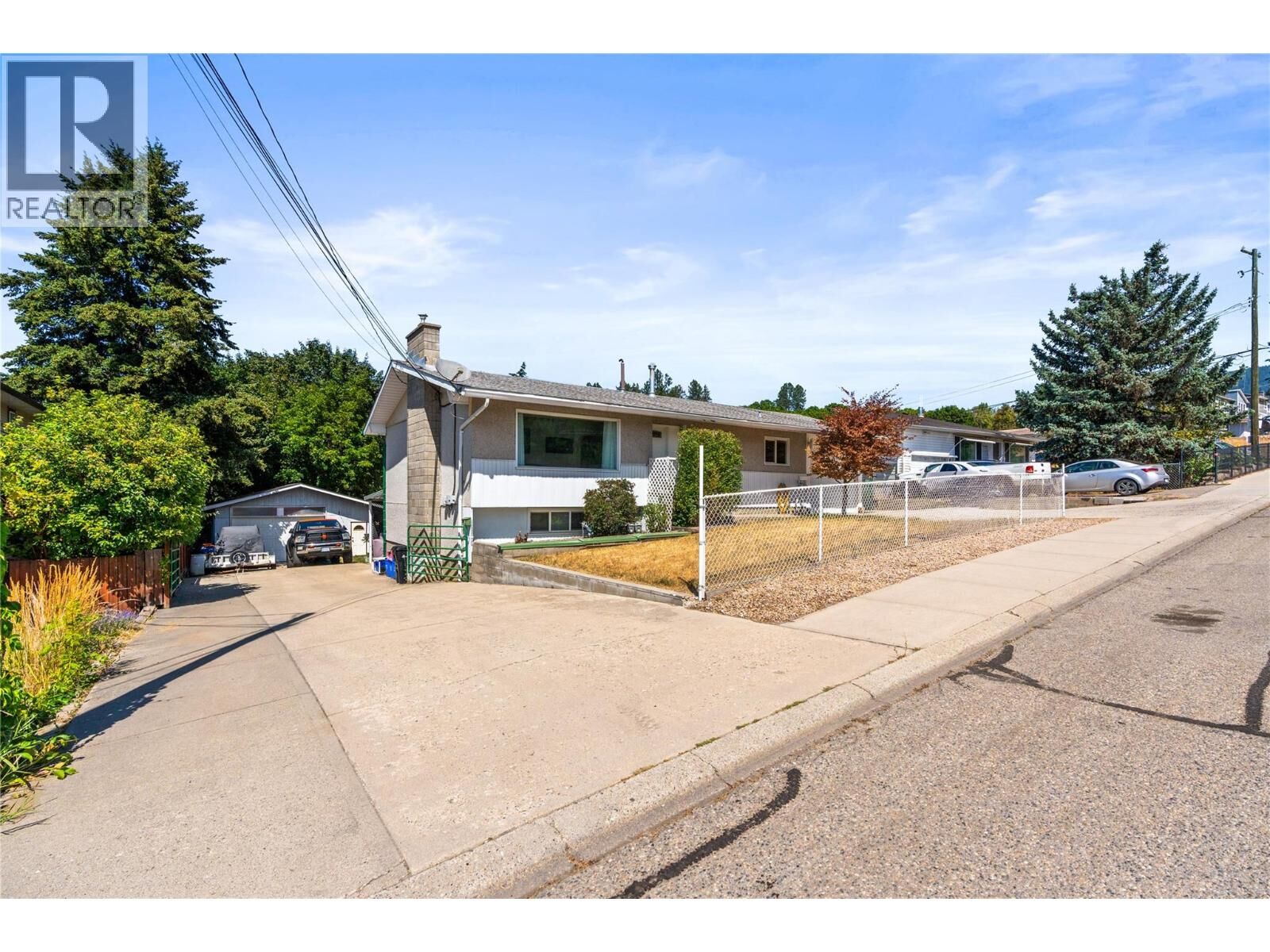 Property Photo: 1603 43rd Avenue BC V1T 3K2