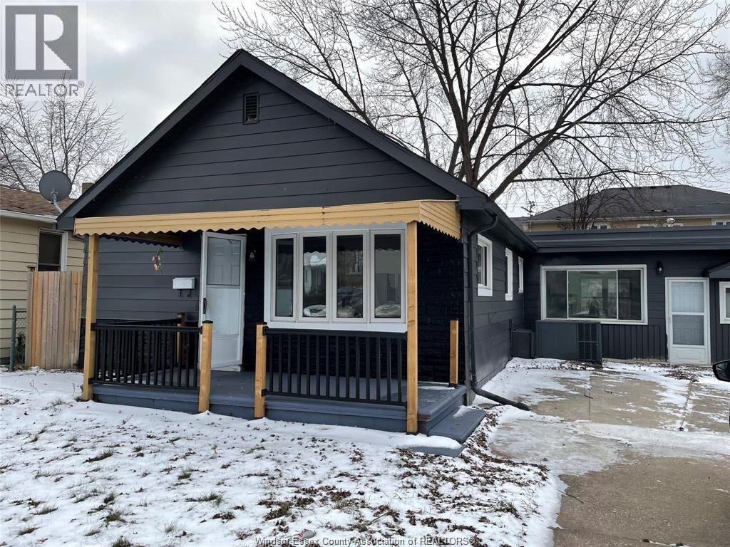 Property Photo: 819 Frank Avenue 2 ON N8S 3P4