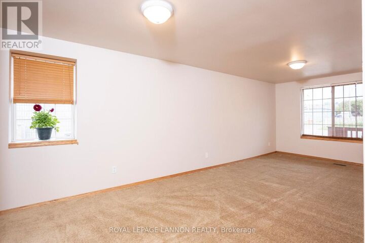 Property Photo: 127 Court St South ON P7B 2X5