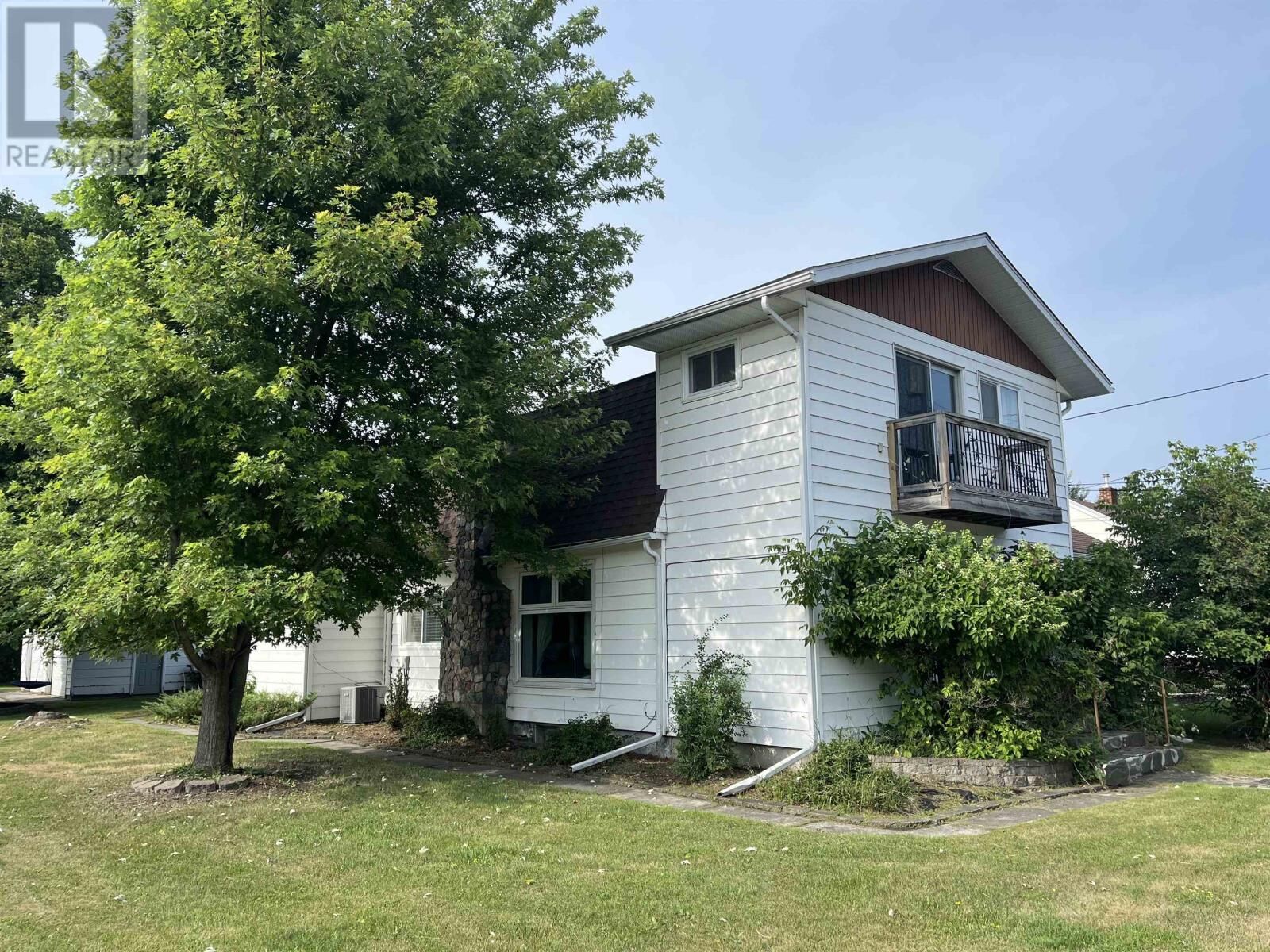 Property Photo: 633 Church St ON P9A 1E7