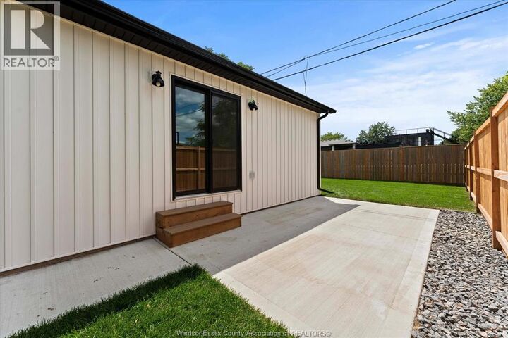 Property Photo:  557 Elinor Street  ON N8P 1E3 