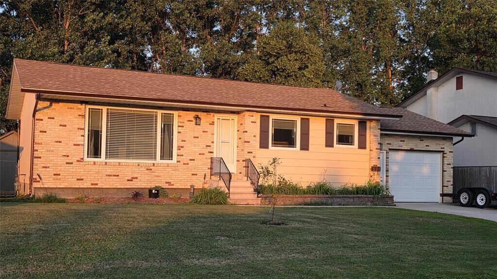 Property Photo: 219 Parkside Drive MB R0C 1B0