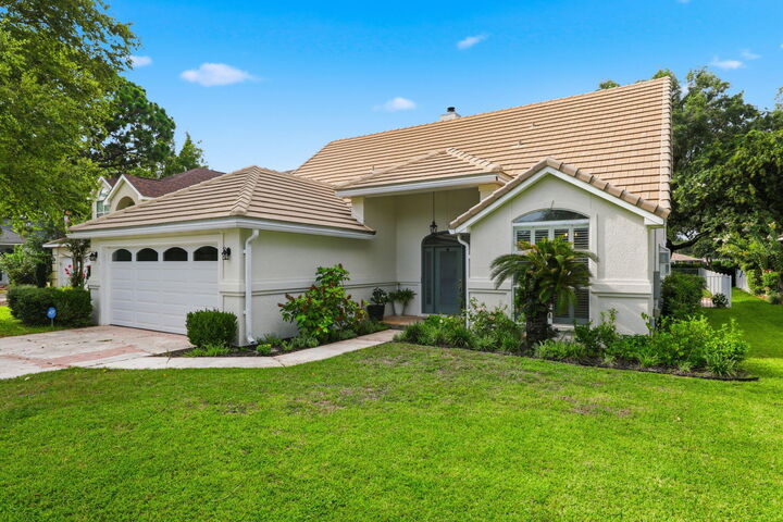 Property Photo:  1001 Shalimar Point Drive  FL 32579 