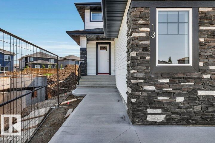Property Photo: 13 Hillwood Terrace AB T7X 0X4