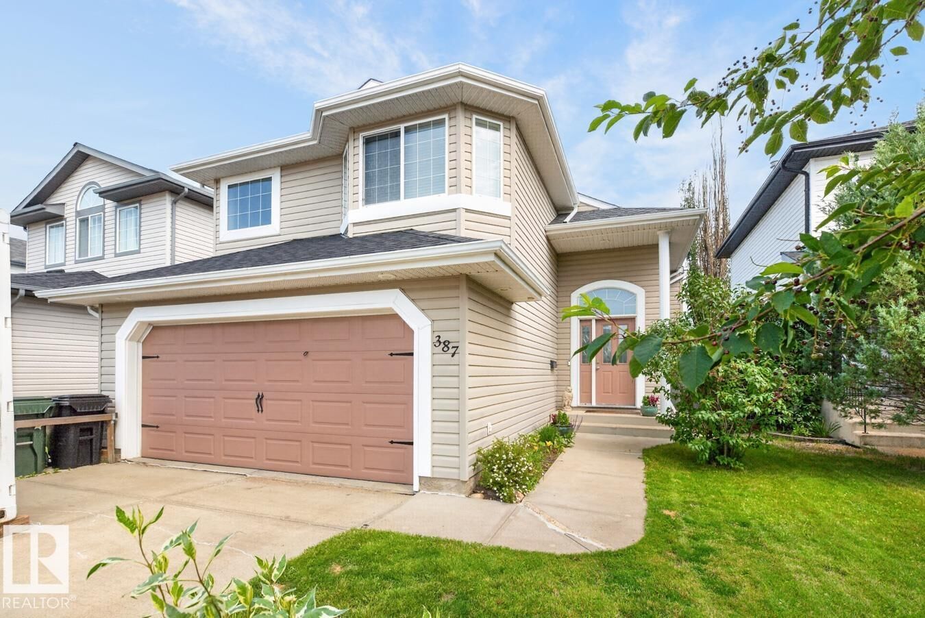 Property Photo: 387 Foxboro Way AB T8A 6K4