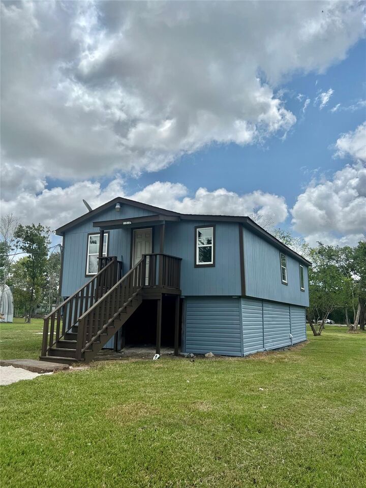 Property Photo: 202 Snug Harbor Drive TX 77577