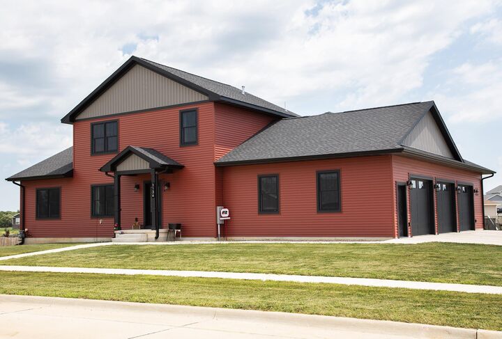 Property Photo:  1136 Lozmar Lane  IA 50670 