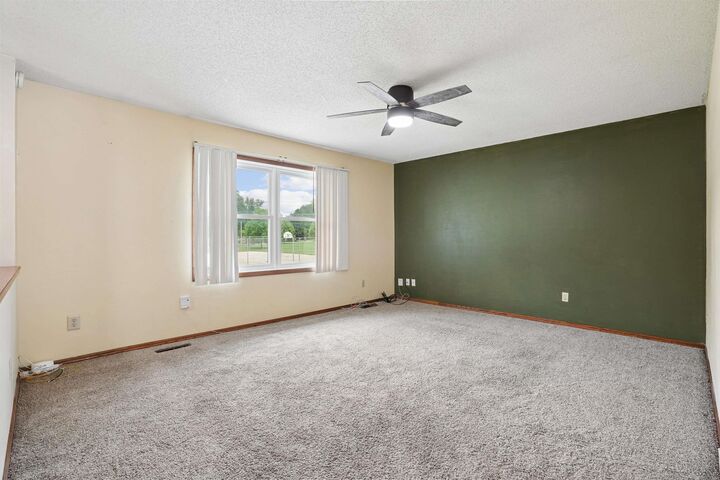 Property Photo:  1312 Roosevelt Street  IA 50707 
