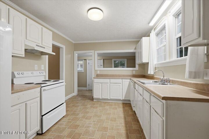 Property Photo:  1201 McFarland St  TN 37814 