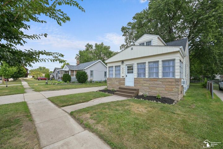 Property Photo: 524 N Roessler Street MI 48162
