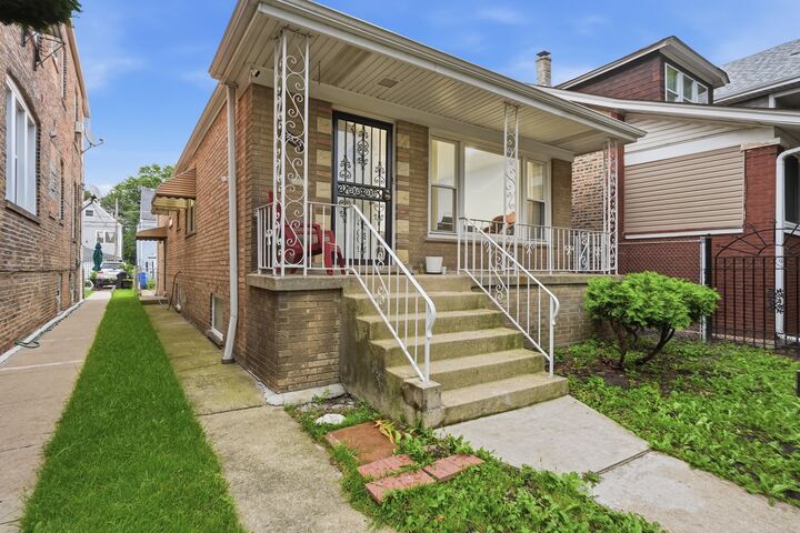 Property Photo: 4325 S Rockwell Street IL 60632