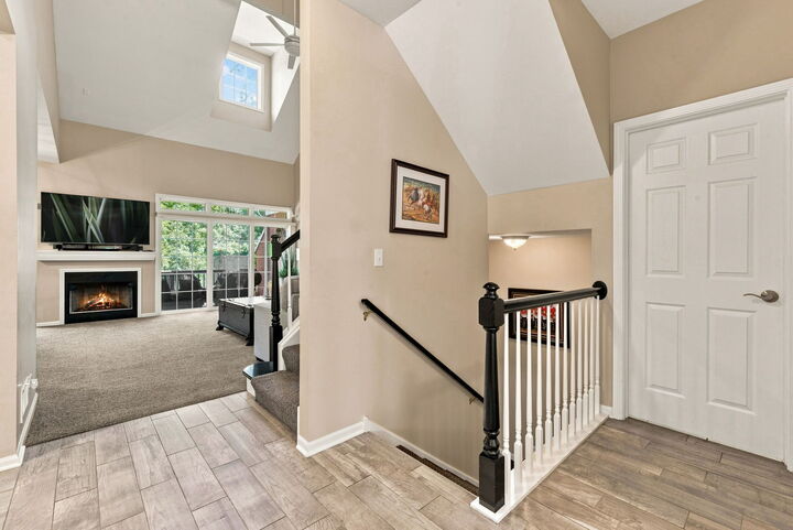 Property Photo: 55 Lakebreeze Court IL 60047