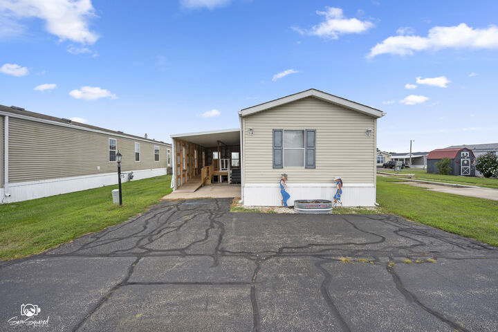 Property Photo: 15 Birch Court IL 60970