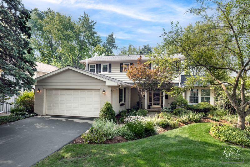 Property Photo: 612 Burning Tree Lane IL 60563