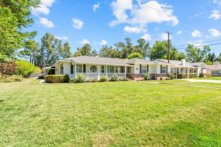 Property Photo:  816 El Encino Way  CA 95864 