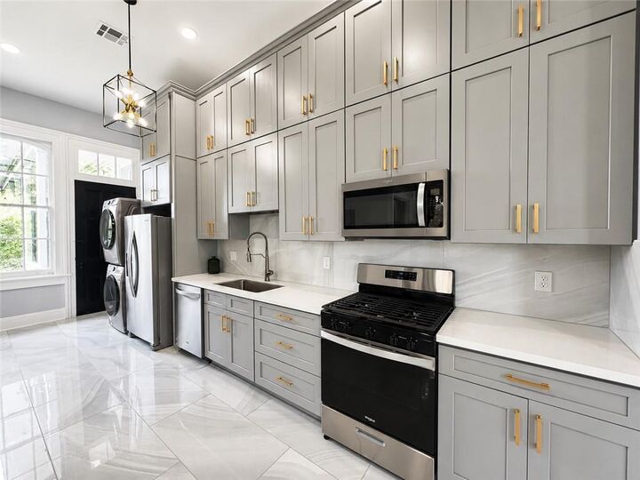 Property Photo: 2403 Carondelet Street D LA 70130