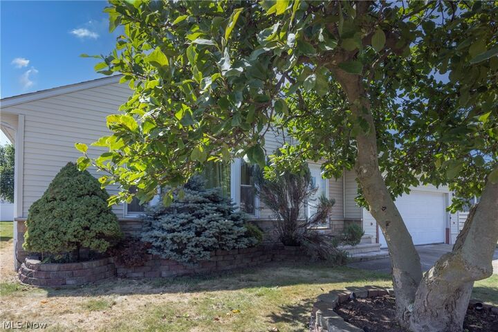 Property Photo:  1668 Chelmsford  OH 44124 