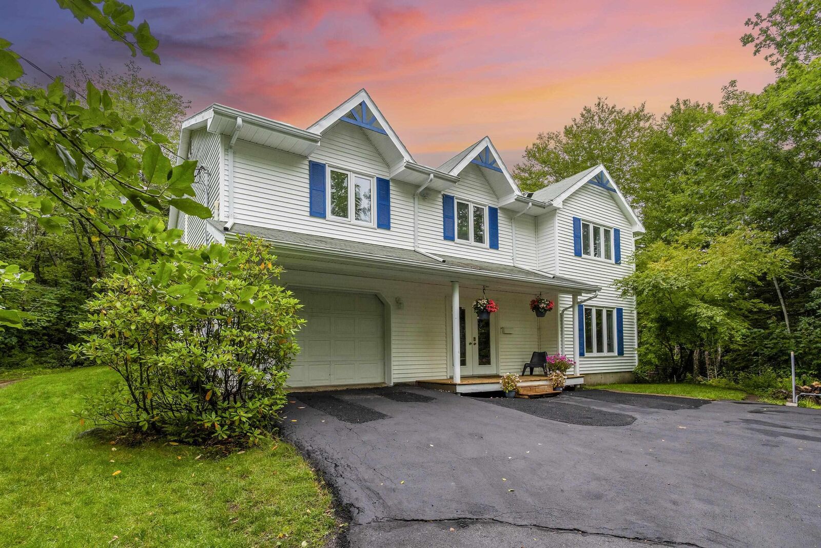 Property Photo: 5 Lisa Court Court NS B4B 1K4