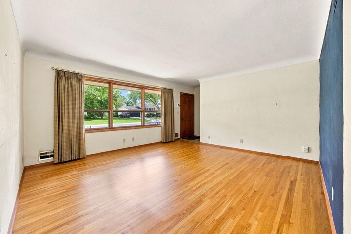 Property Photo: 4405 Jansa Drive MN 55126