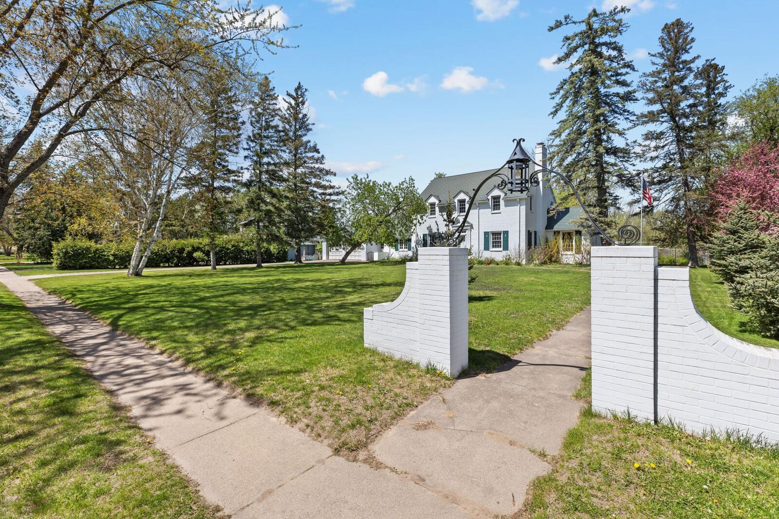Property Photo: 415 Bluff Avenue MN 56401