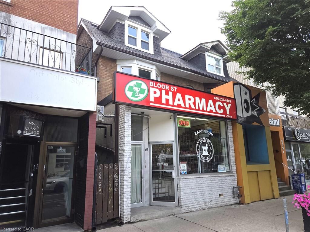 Property Photo:  849 Bloor Street W  ON M6G 1M3 
