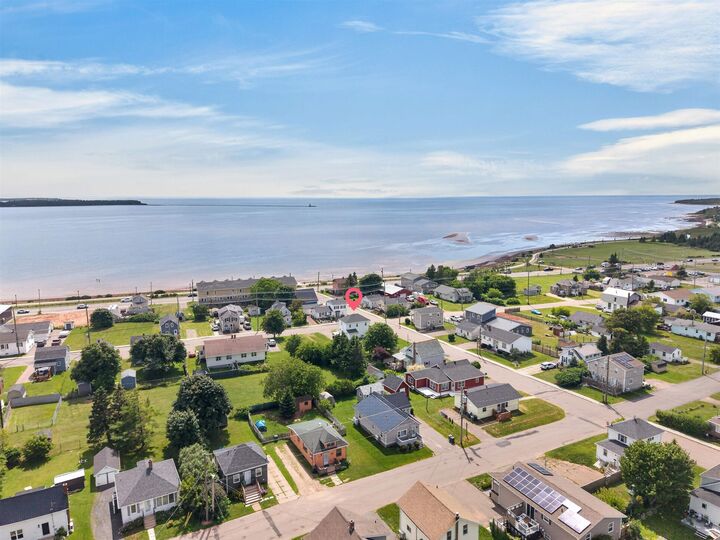 Property Photo: 489 North Market Street PE C1N 1M4