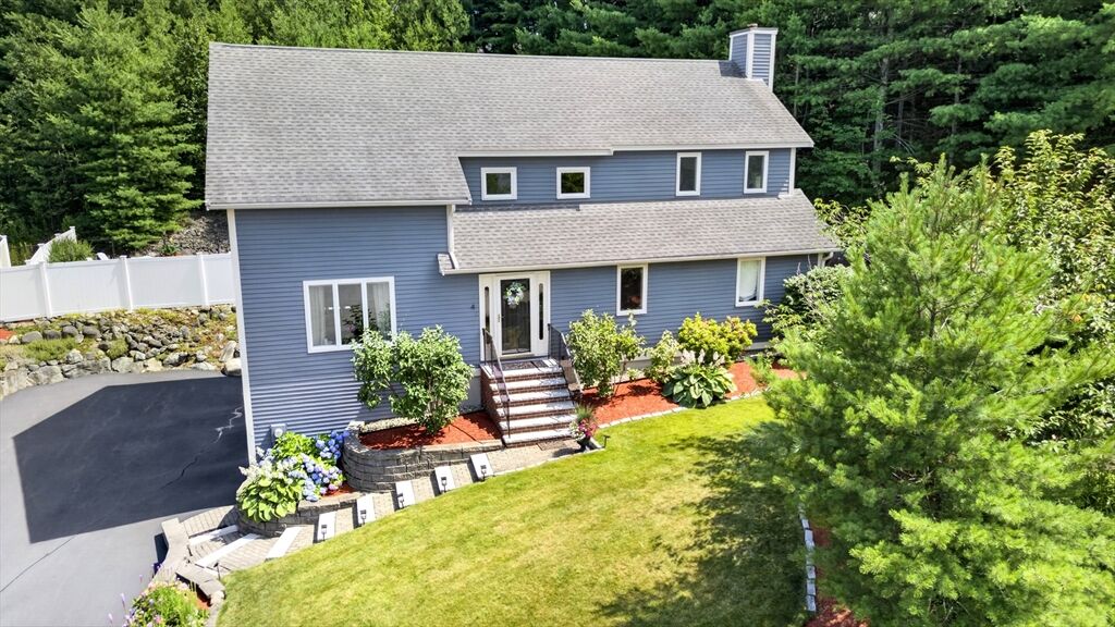 Property Photo:  4 Waldingfield Lane  MA 01960 