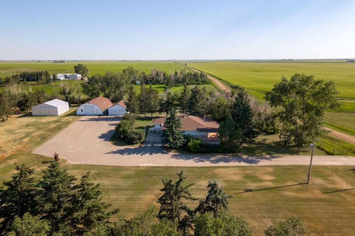 Property Photo: Road Range 274 Road 281014 AB T0M 0G0