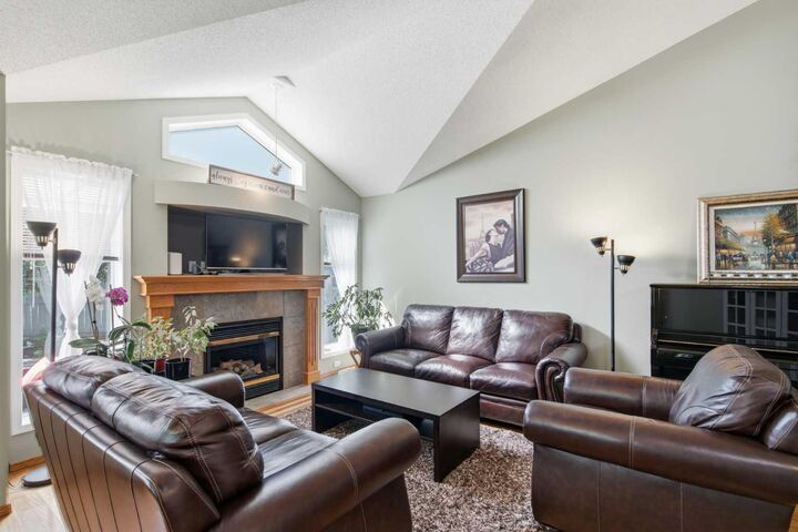 Property Photo:  69 Chaparral Villas SE  AB T2X 3N4 